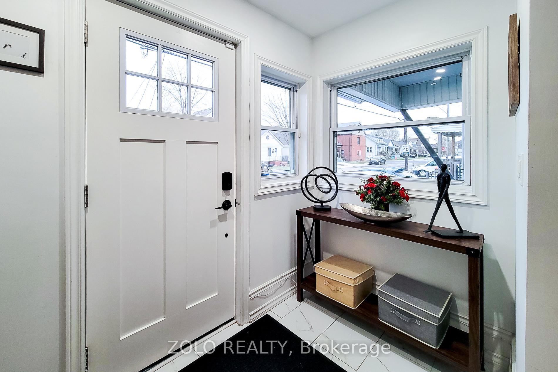 Photo 4 of 45 Robins Avenue, Hamilton, Crown Point — HOMEH