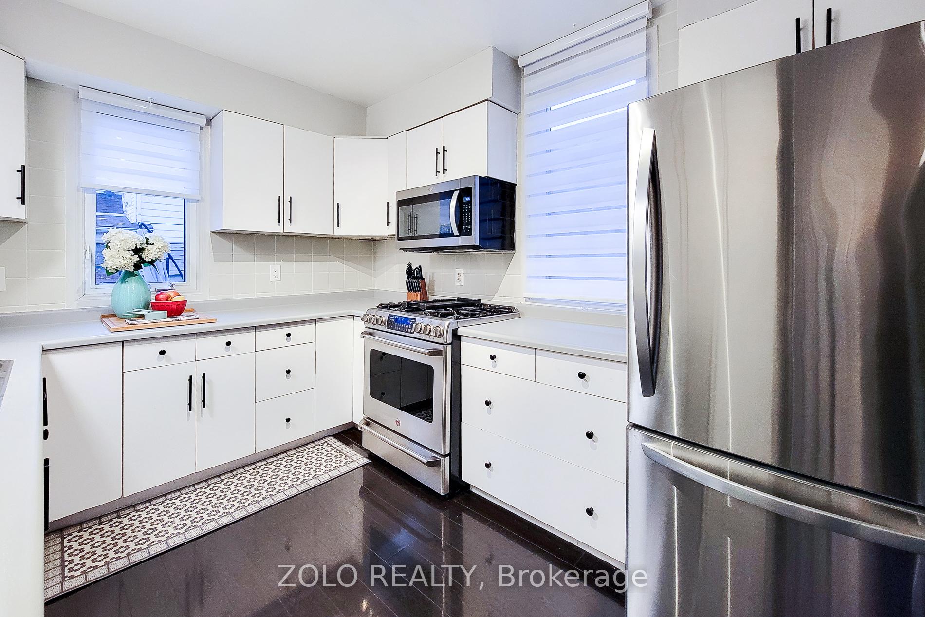 Photo 10 of 45 Robins Avenue, Hamilton, Crown Point — HOMEH