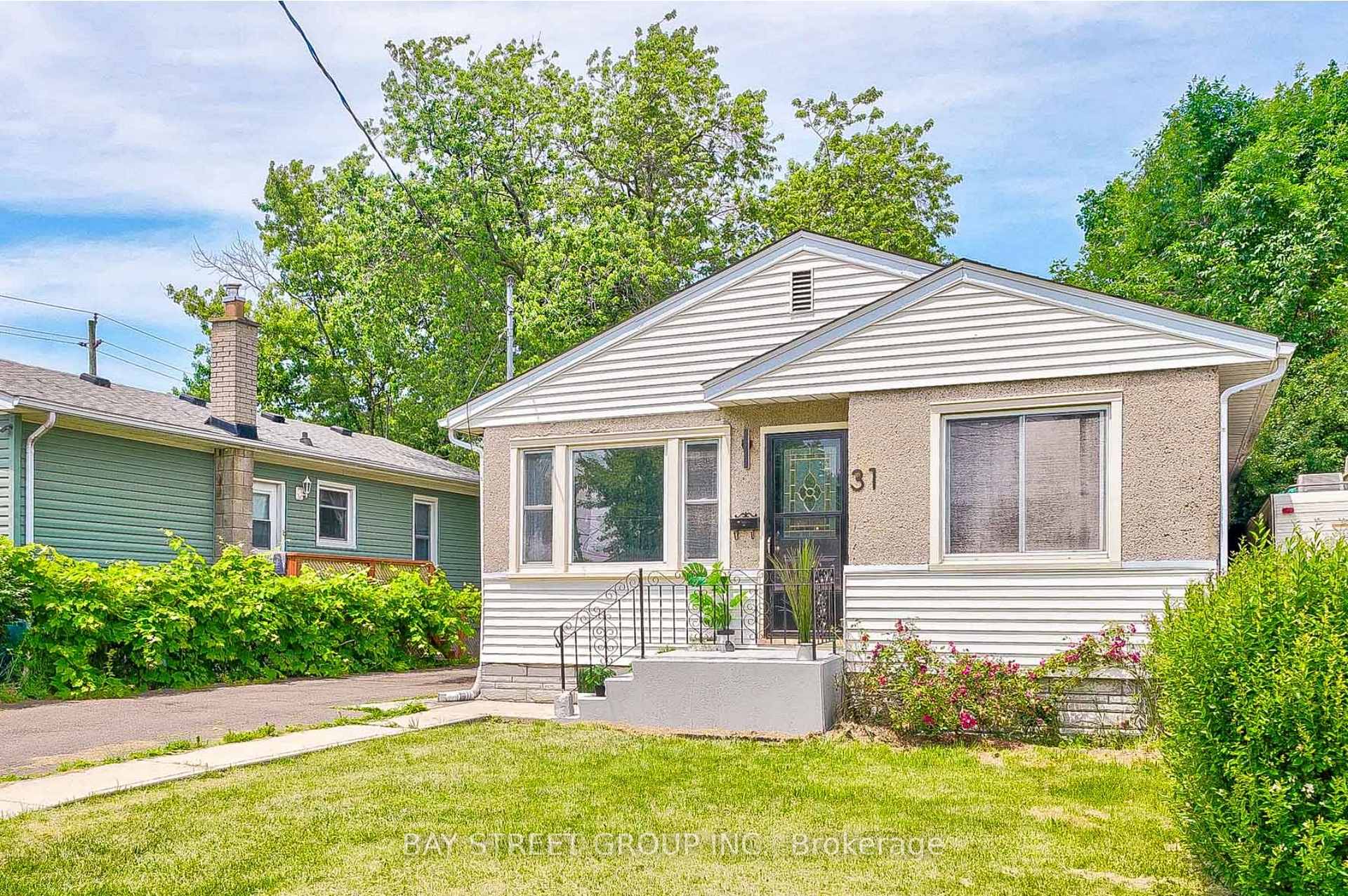 Front of 31 Warren Road