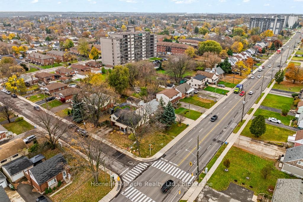 Photo 3 of 688 Ninth Avenue, Hamilton, Hampton Heights — HOMEH