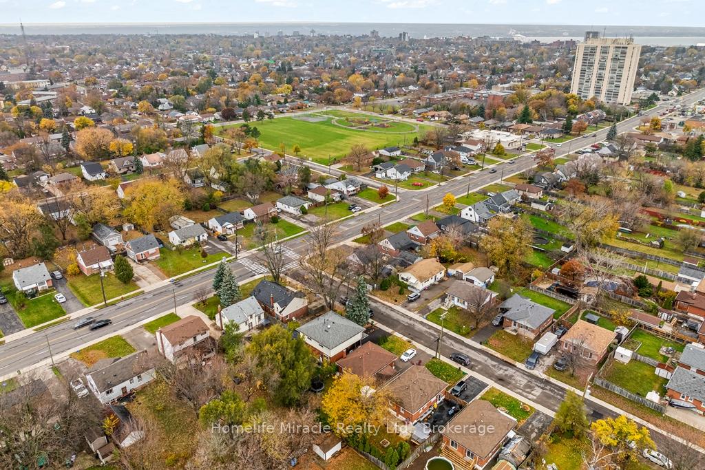 Photo 4 of 688 Ninth Avenue, Hamilton, Hampton Heights — HOMEH