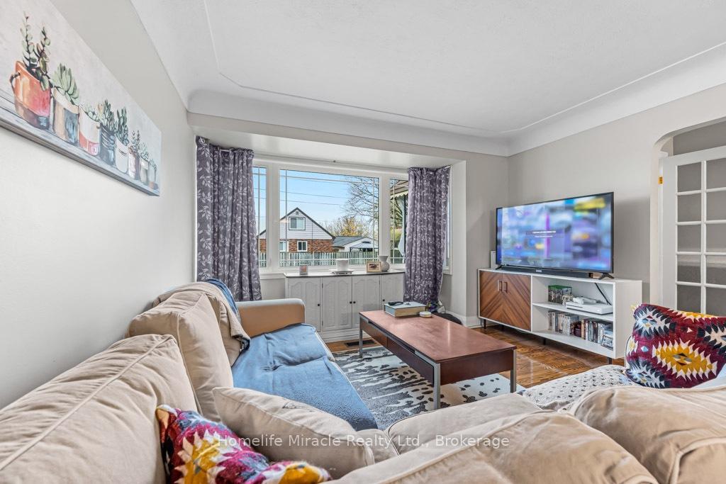 Photo 10 of 688 Ninth Avenue, Hamilton, Hampton Heights — HOMEH