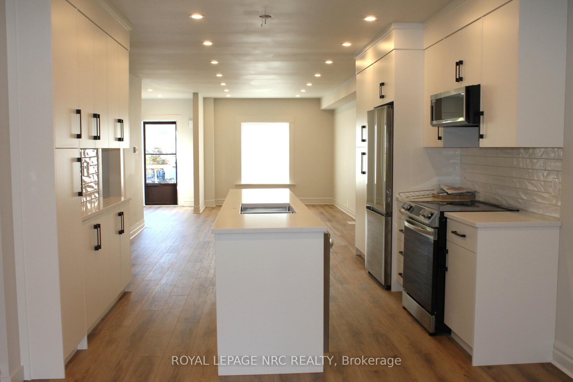 Photo 2 of 36 Montebello Place, St. Catharines, Downtown — HOMEH