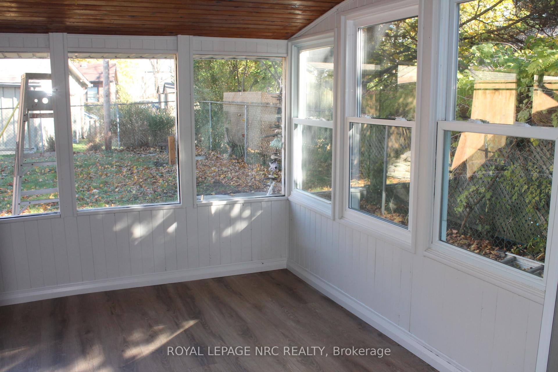 Photo 6 of 36 Montebello Place, St. Catharines, Downtown — HOMEH