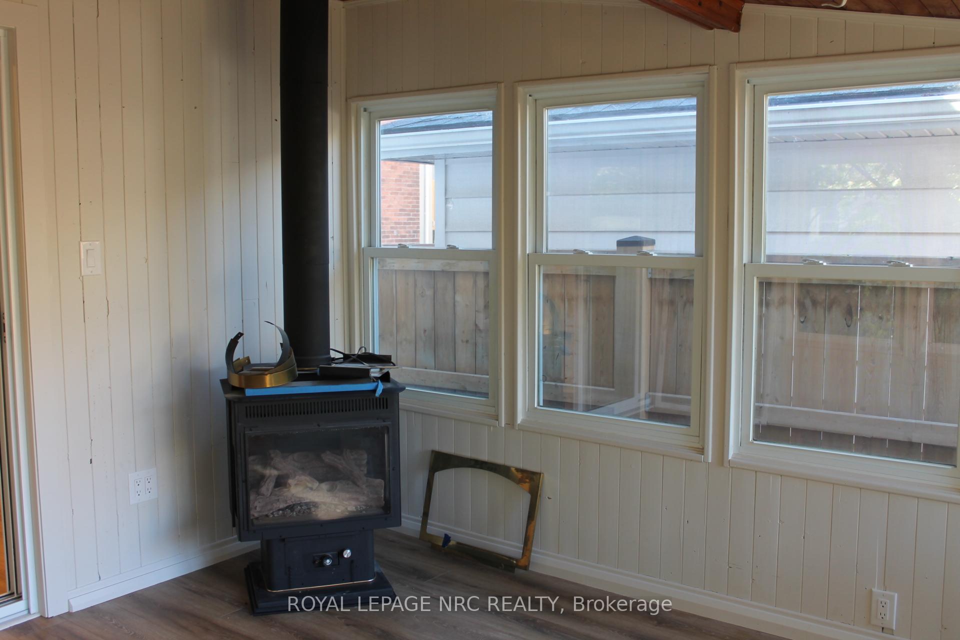 Photo 7 of 36 Montebello Place, St. Catharines, Downtown — HOMEH