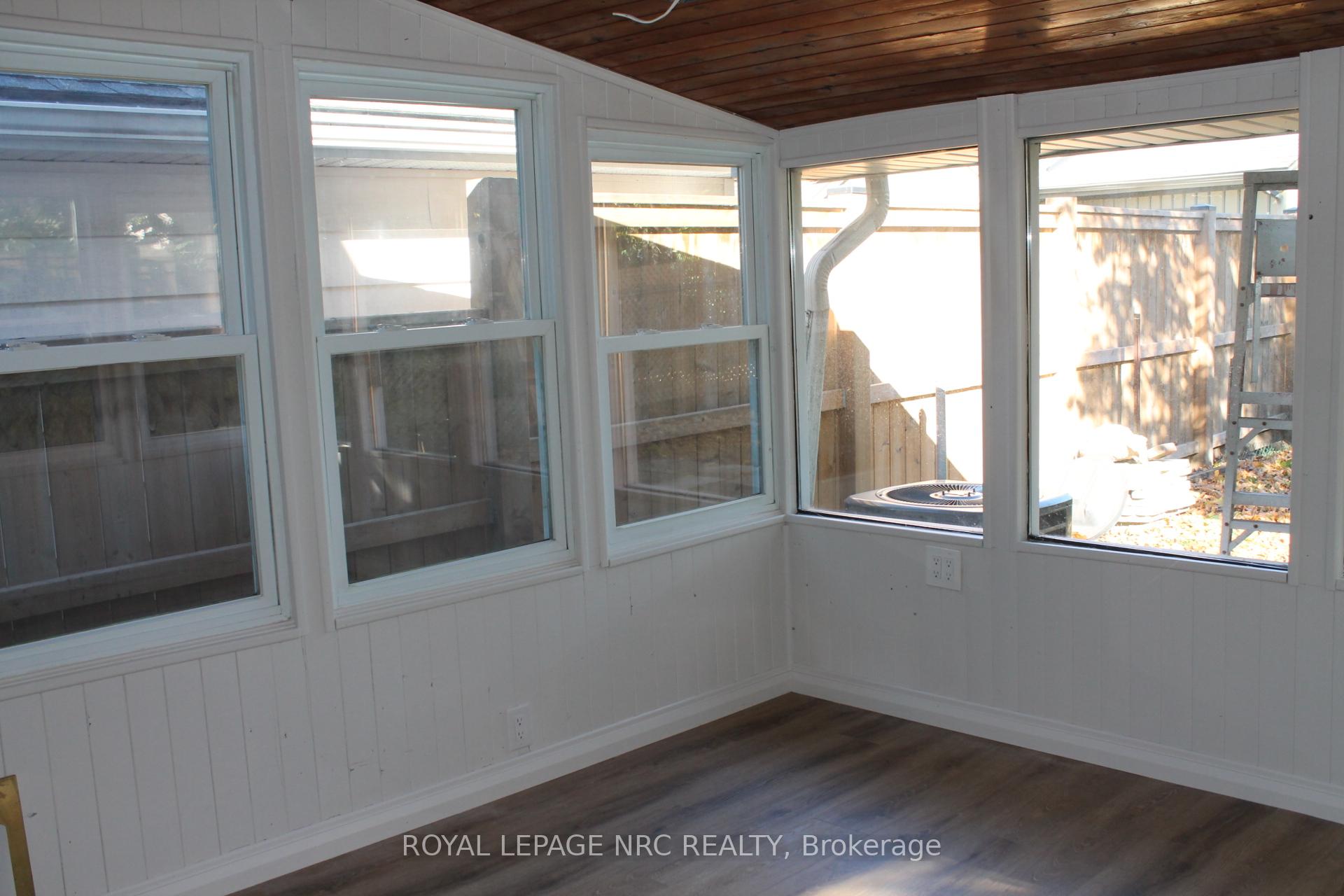 Photo 8 of 36 Montebello Place, St. Catharines, Downtown — HOMEH