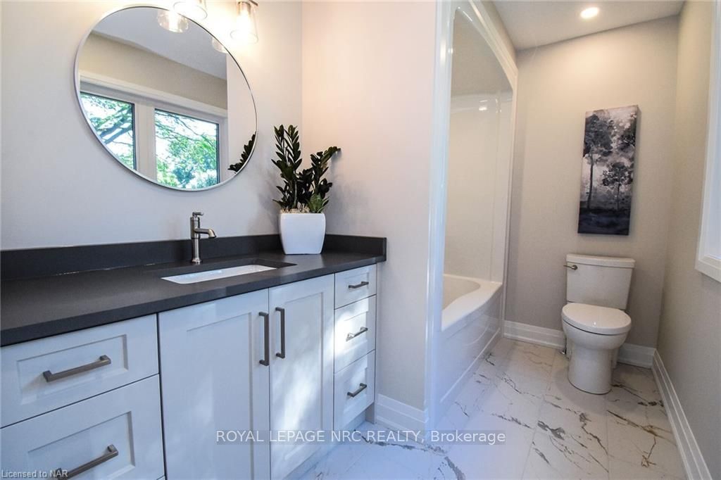 Photo 37 of 17 Parklane Crescent, St. Catharines, Glendale/Glenridge — HOMEH