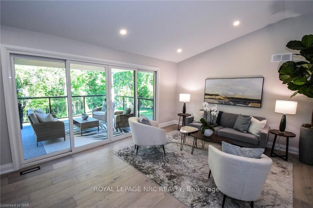Photo 19 of 17 Parklane Crescent, St. Catharines, Glendale/Glenridge — HOMEH