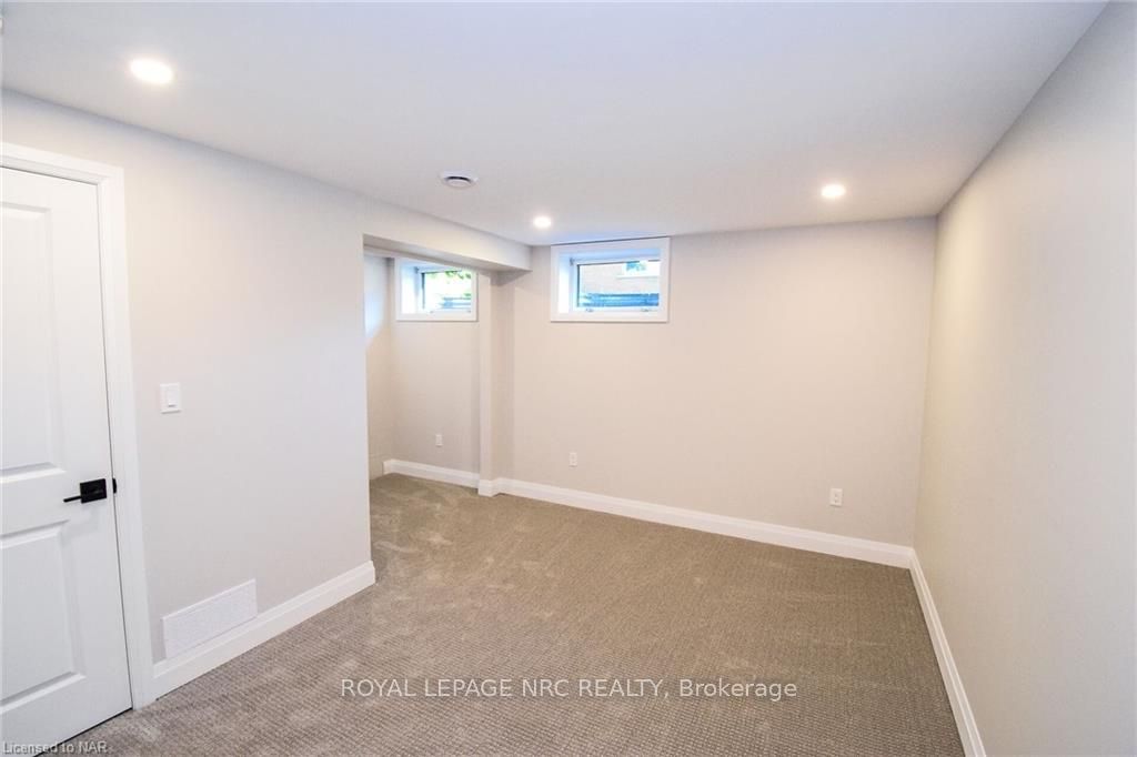 Photo 40 of 17 Parklane Crescent, St. Catharines, Glendale/Glenridge — HOMEH