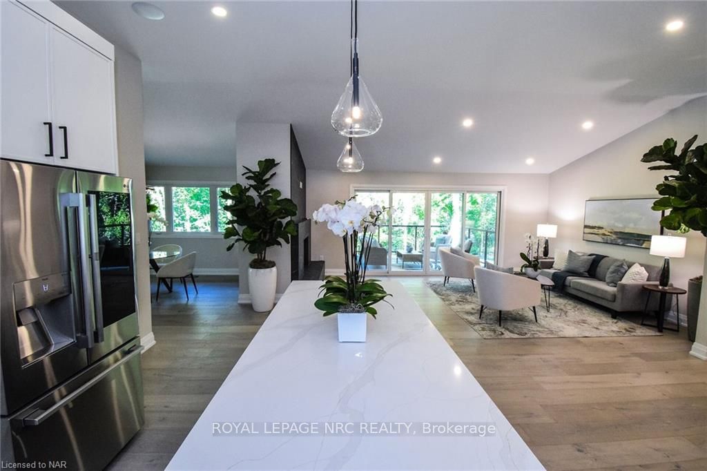 Photo 10 of 17 Parklane Crescent, St. Catharines, Glendale/Glenridge — HOMEH