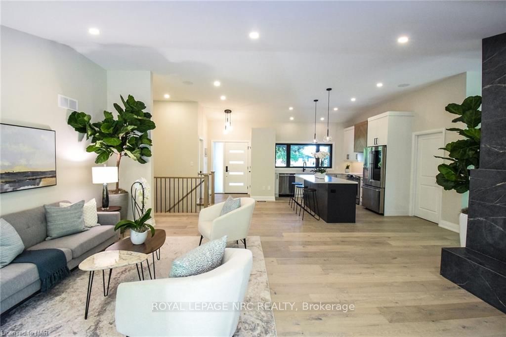 Photo 15 of 17 Parklane Crescent, St. Catharines, Glendale/Glenridge — HOMEH