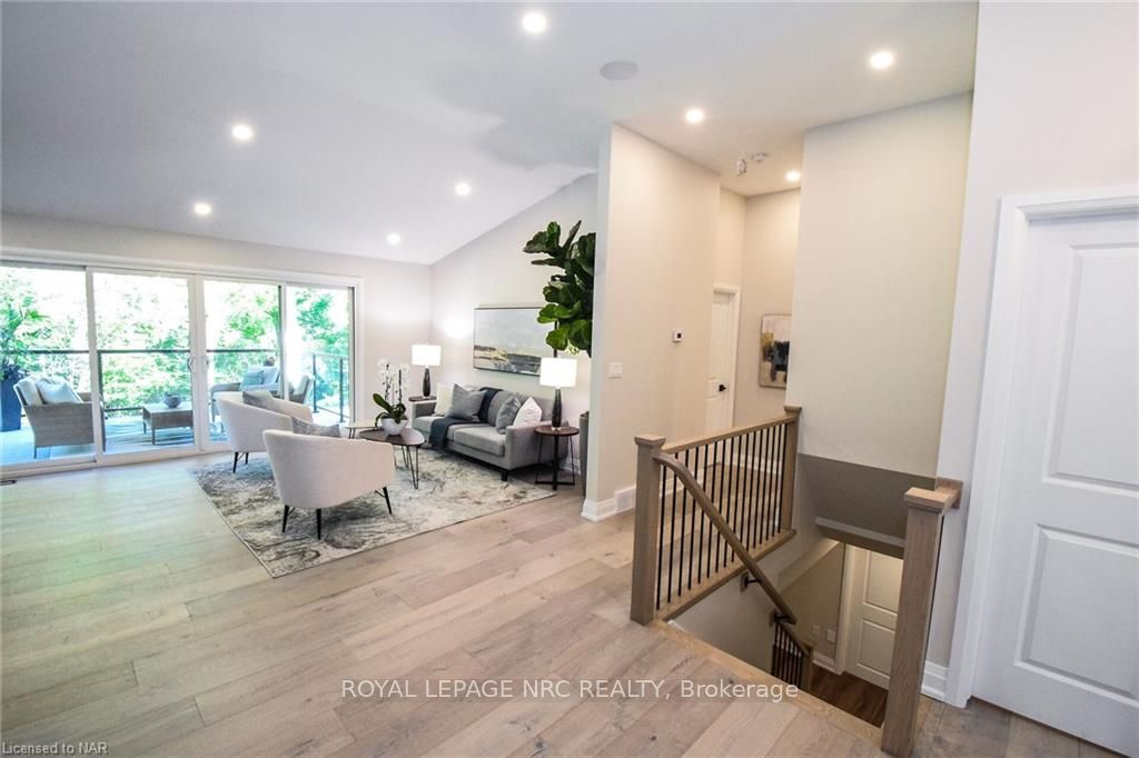 Photo 27 of 17 Parklane Crescent, St. Catharines, Glendale/Glenridge — HOMEH
