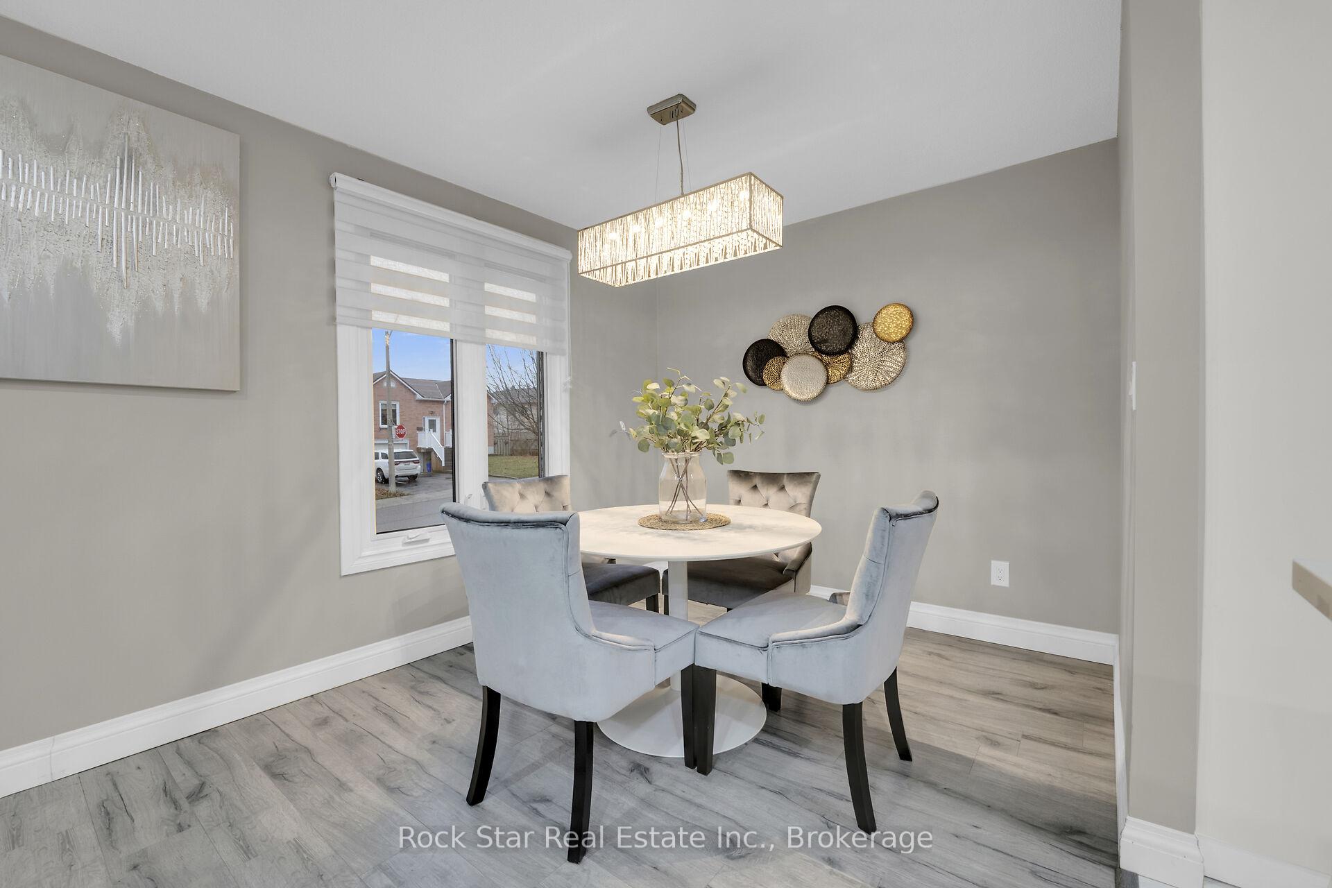 Photo 14 of 75 Queen Victoria Drive, Hamilton, Quinndale — HOMEH