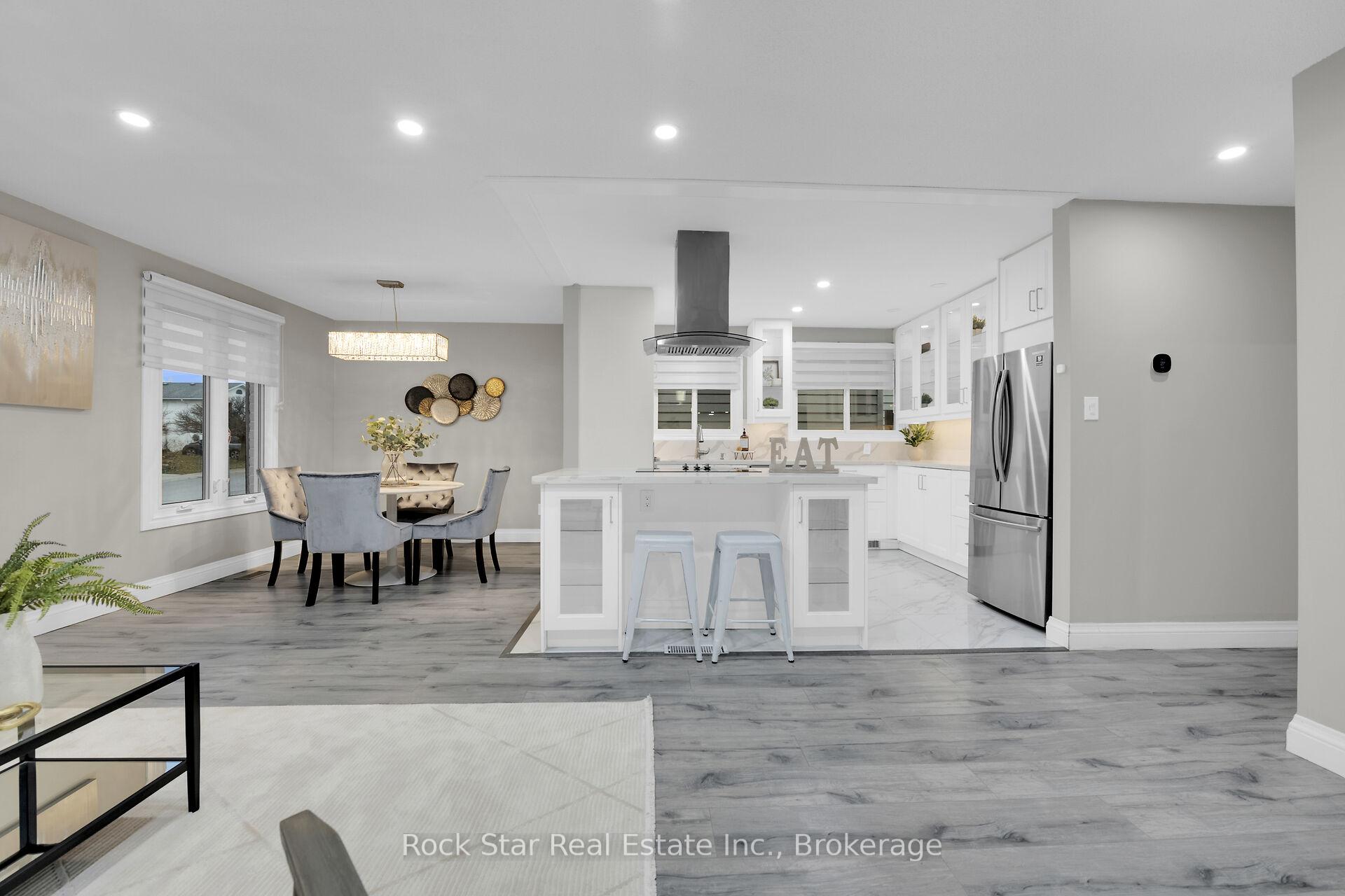 Photo 17 of 75 Queen Victoria Drive, Hamilton, Quinndale — HOMEH