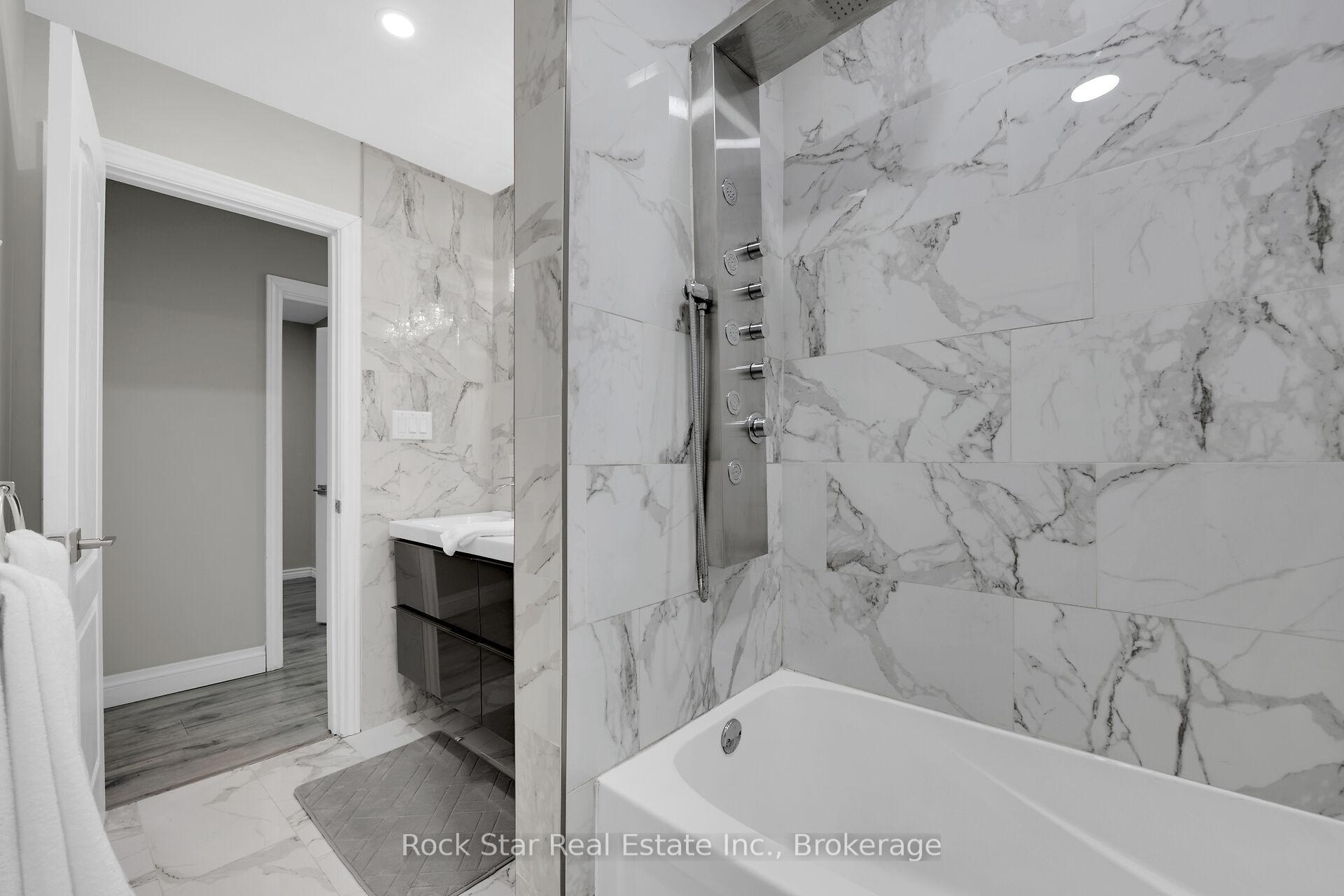 Photo 23 of 75 Queen Victoria Drive, Hamilton, Quinndale — HOMEH