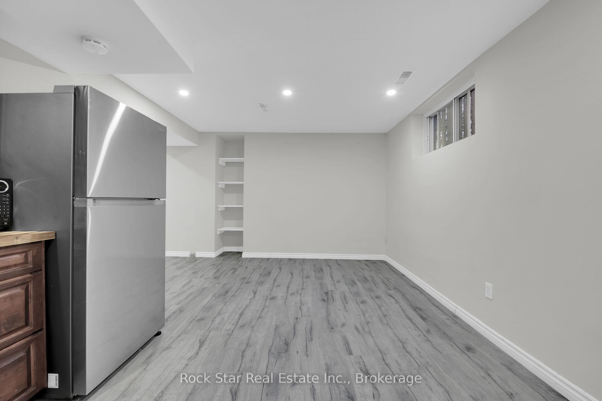 Photo 31 of 75 Queen Victoria Drive, Hamilton, Quinndale — HOMEH