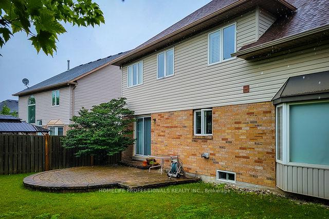 Photo 8 of 88 Cabriolet Crescent, Hamilton, Meadowlands — HOMEH