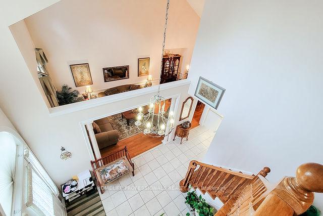 Photo 15 of 88 Cabriolet Crescent, Hamilton, Meadowlands — HOMEH