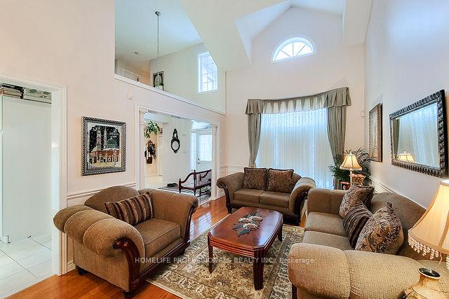Photo 16 of 88 Cabriolet Crescent, Hamilton, Meadowlands — HOMEH