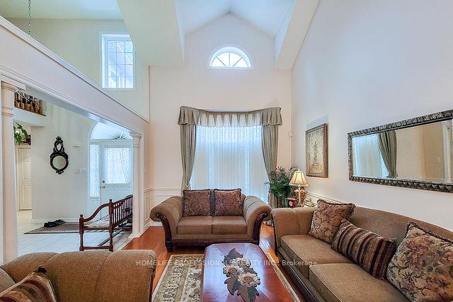 Photo 17 of 88 Cabriolet Crescent, Hamilton, Meadowlands — HOMEH