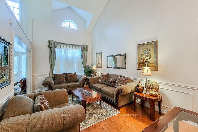 Photo 18 of 88 Cabriolet Crescent, Hamilton, Meadowlands — HOMEH