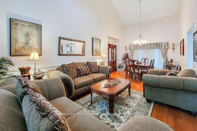 Photo 19 of 88 Cabriolet Crescent, Hamilton, Meadowlands — HOMEH