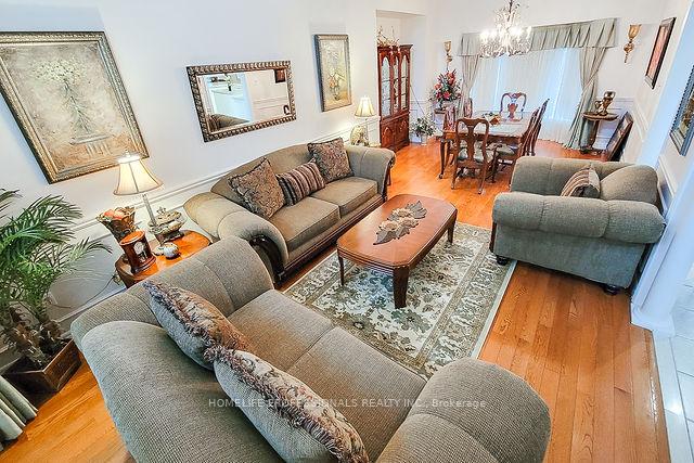 Photo 20 of 88 Cabriolet Crescent, Hamilton, Meadowlands — HOMEH