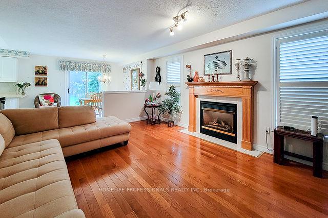 Photo 30 of 88 Cabriolet Crescent, Hamilton, Meadowlands — HOMEH
