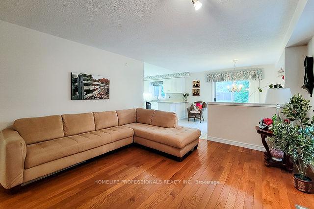 Photo 31 of 88 Cabriolet Crescent, Hamilton, Meadowlands — HOMEH
