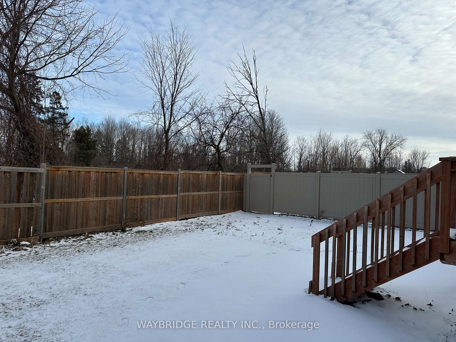 Photo 3 of 1022 Cedar Creek Drive E, Ottawa, Blossom Park/Kemp Park/Findlay Creek — HOMEH