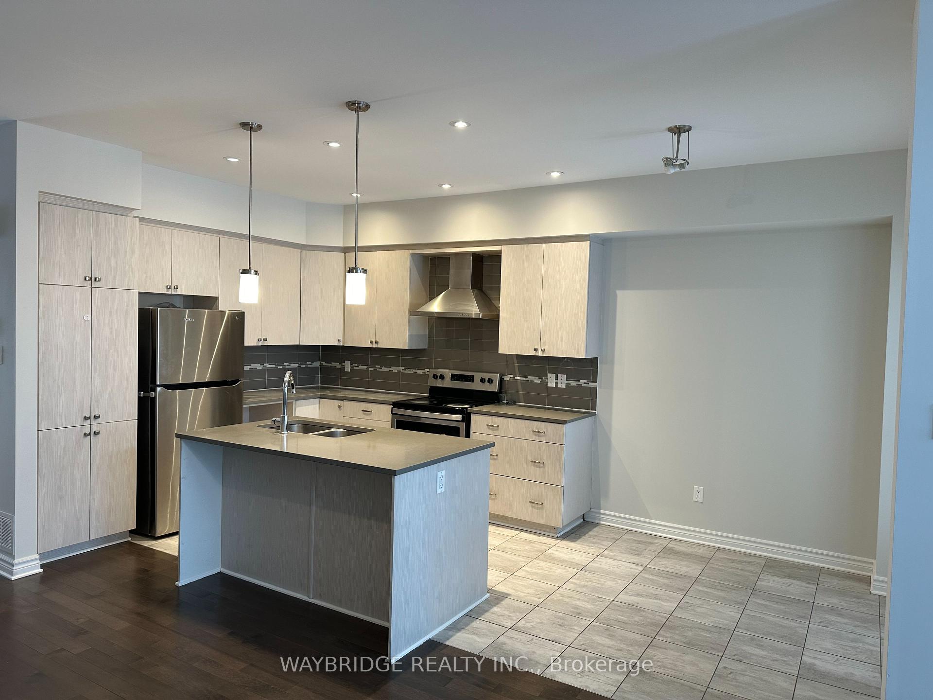 Photo 8 of 1022 Cedar Creek Drive E, Ottawa, Blossom Park/Kemp Park/Findlay Creek — HOMEH