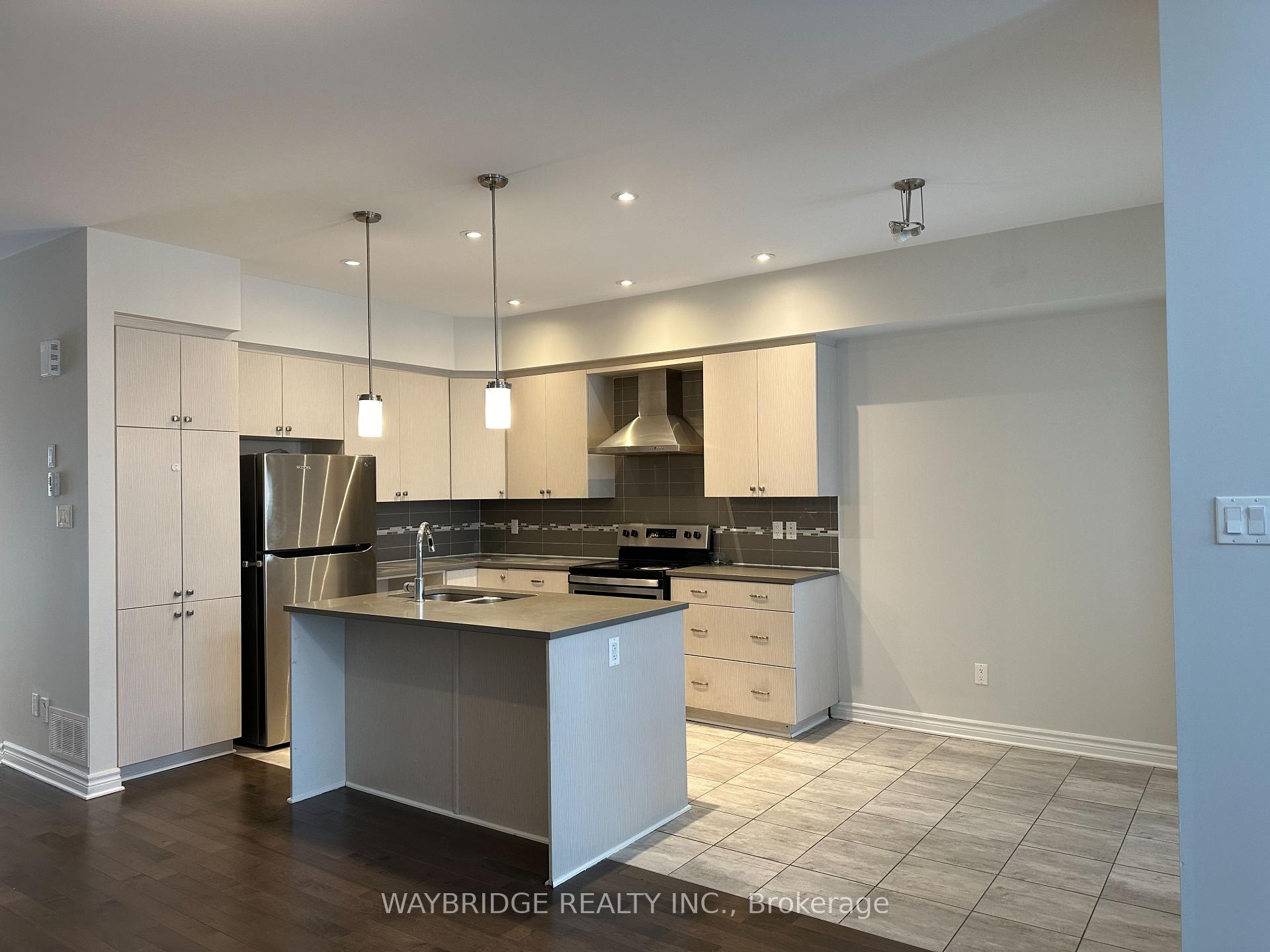 Photo 13 of 1022 Cedar Creek Drive E, Ottawa, Blossom Park/Kemp Park/Findlay Creek — HOMEH