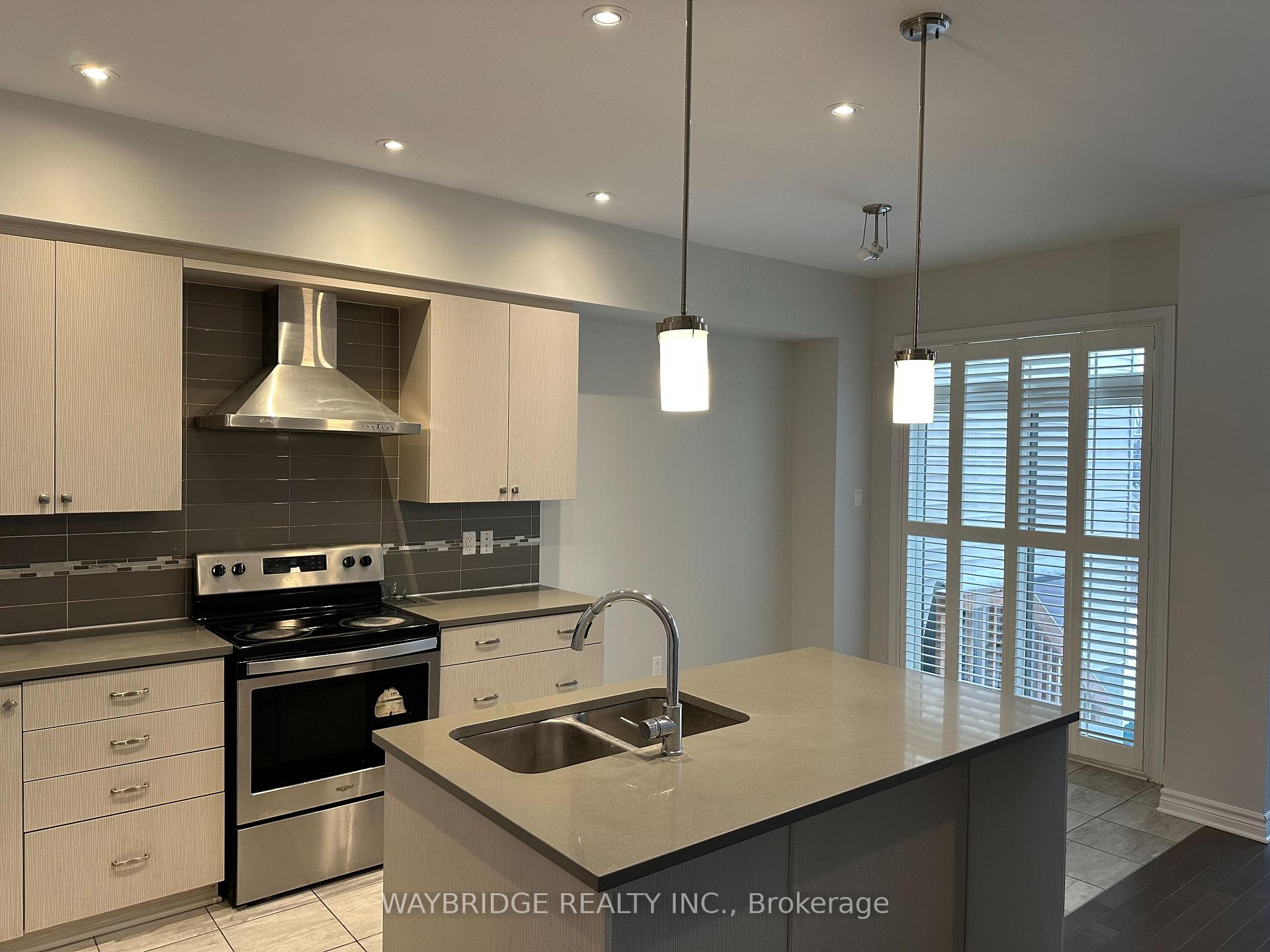 Photo 14 of 1022 Cedar Creek Drive E, Ottawa, Blossom Park/Kemp Park/Findlay Creek — HOMEH