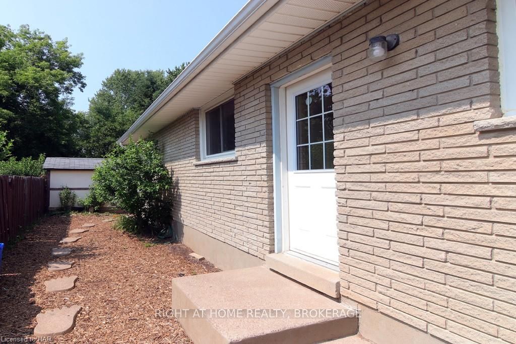 Photo 6 of 63 Louis Avenue, St. Catharines, Bunting/Linwell — HOMEH