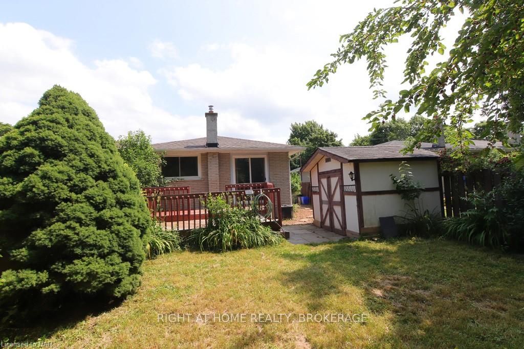 Photo 9 of 63 Louis Avenue, St. Catharines, Bunting/Linwell — HOMEH