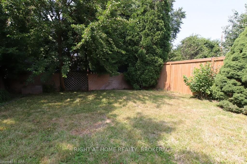 Photo 12 of 63 Louis Avenue, St. Catharines, Bunting/Linwell — HOMEH