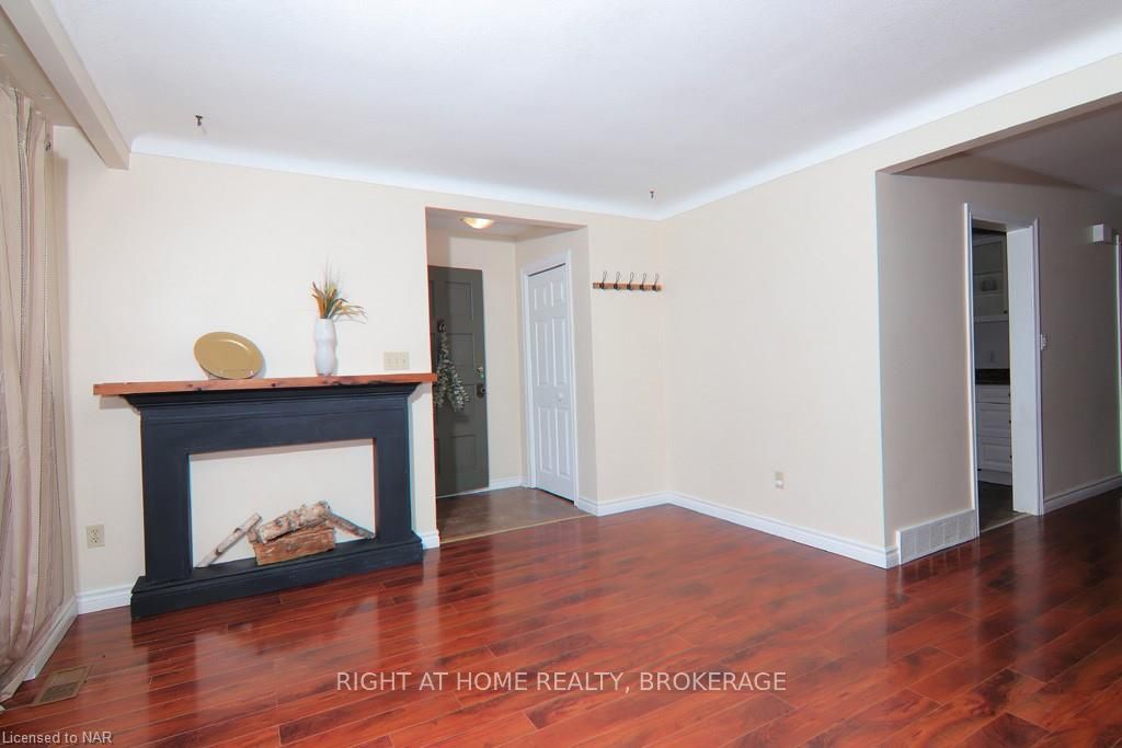 Photo 18 of 63 Louis Avenue, St. Catharines, Bunting/Linwell — HOMEH