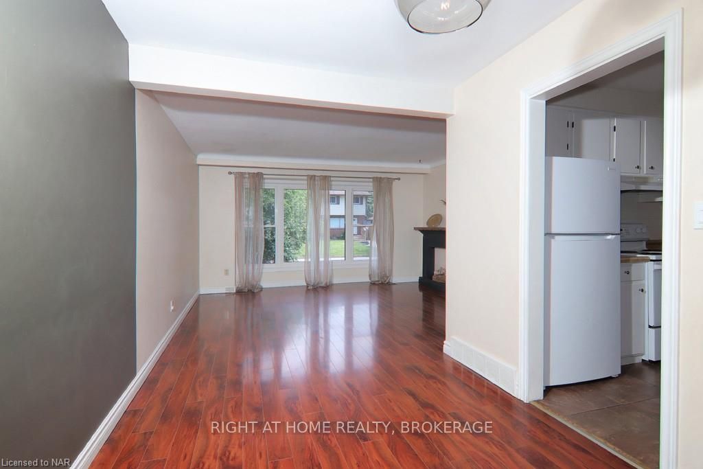 Photo 19 of 63 Louis Avenue, St. Catharines, Bunting/Linwell — HOMEH