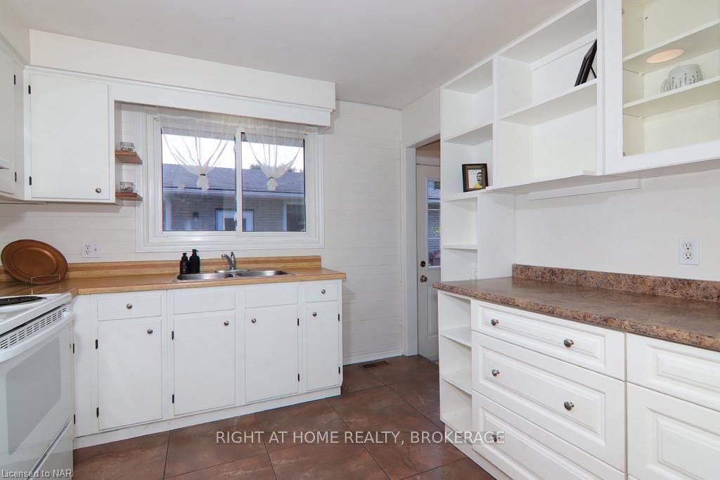 Photo 22 of 63 Louis Avenue, St. Catharines, Bunting/Linwell — HOMEH