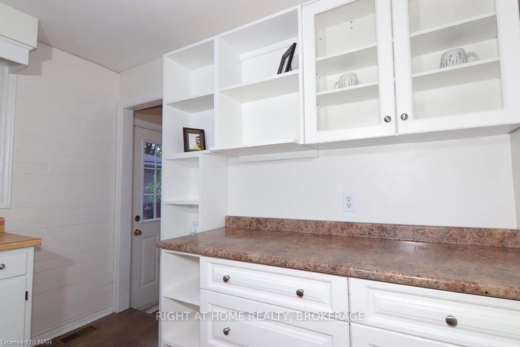 Photo 24 of 63 Louis Avenue, St. Catharines, Bunting/Linwell — HOMEH