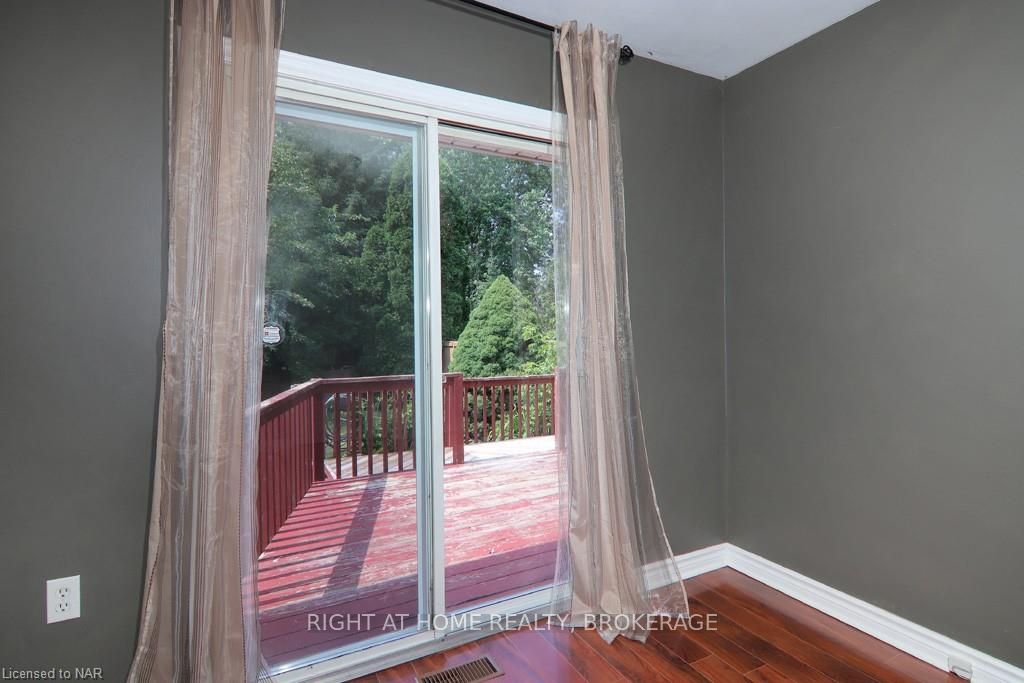 Photo 25 of 63 Louis Avenue, St. Catharines, Bunting/Linwell — HOMEH