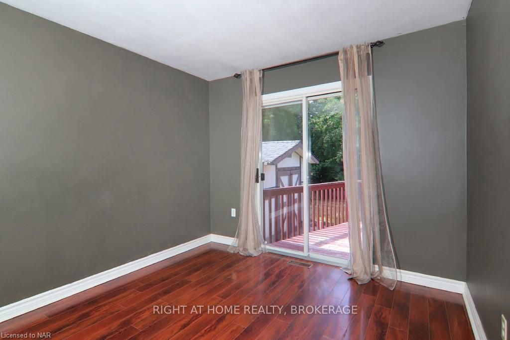 Photo 26 of 63 Louis Avenue, St. Catharines, Bunting/Linwell — HOMEH