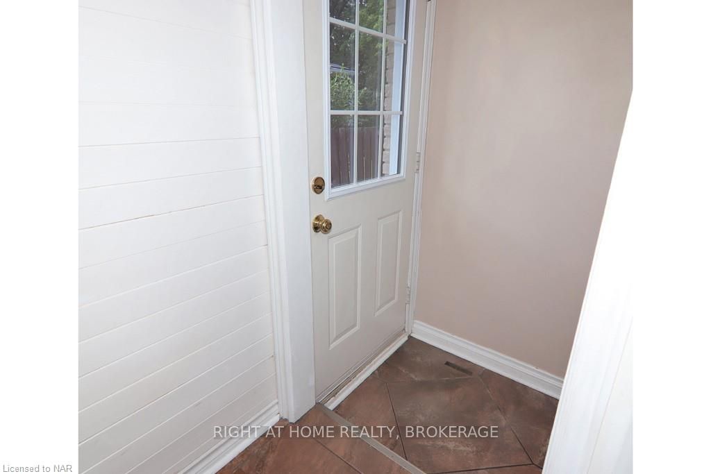 Photo 30 of 63 Louis Avenue, St. Catharines, Bunting/Linwell — HOMEH