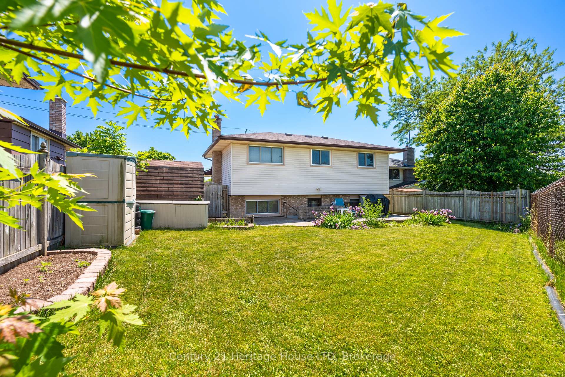 Photo 2 of 130 St Davids Rd, St. Catharines, Burleigh Hill — HOMEH