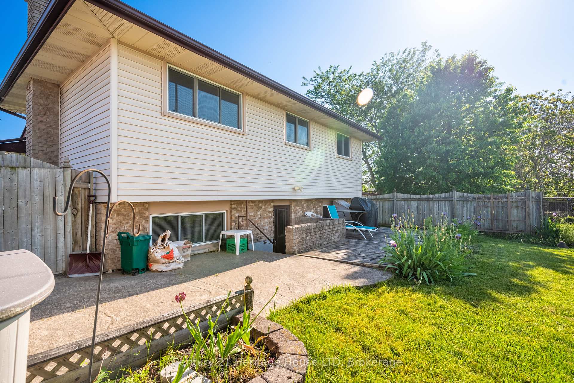Photo 3 of 130 St Davids Rd, St. Catharines, Burleigh Hill — HOMEH