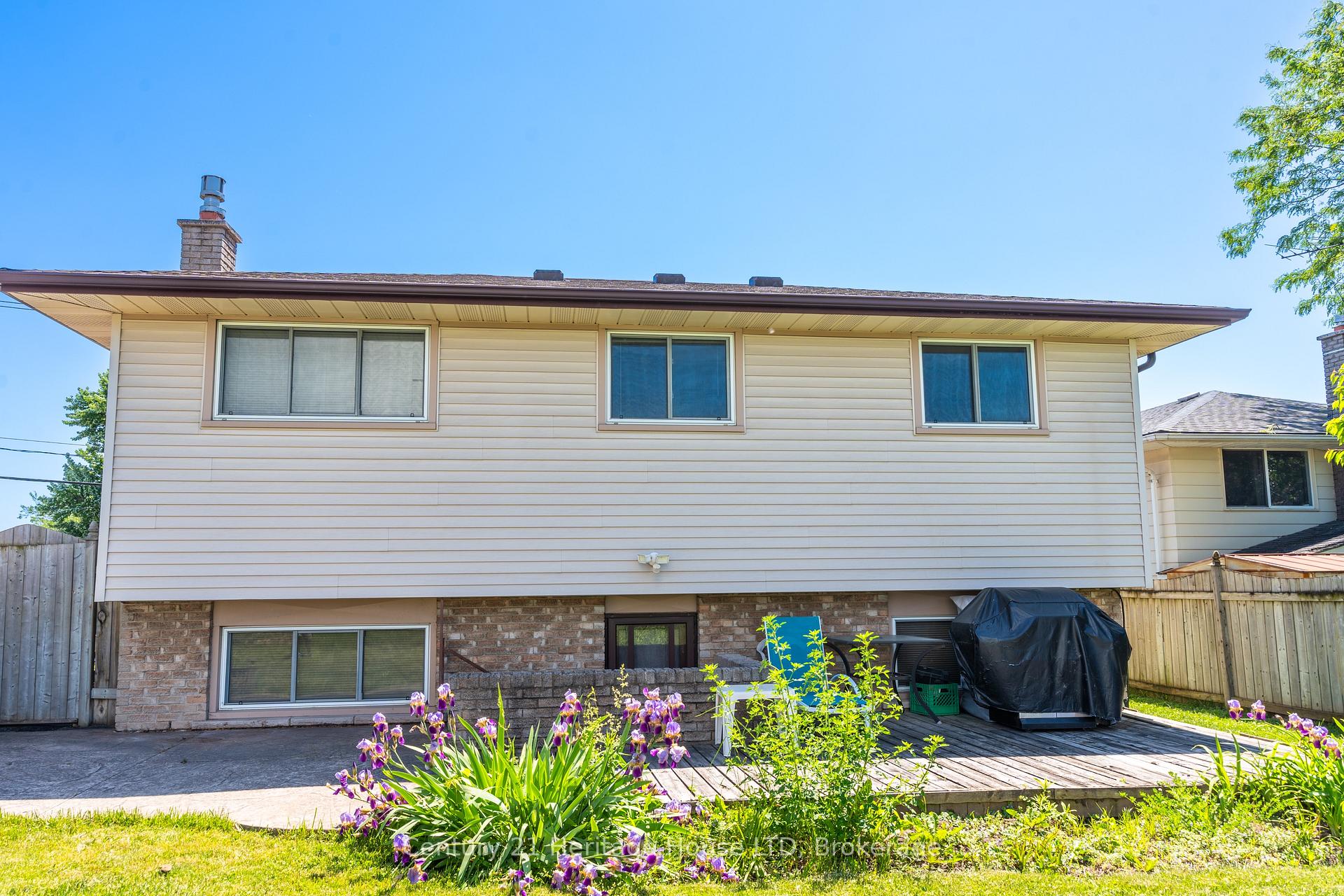 Photo 5 of 130 St Davids Rd, St. Catharines, Burleigh Hill — HOMEH