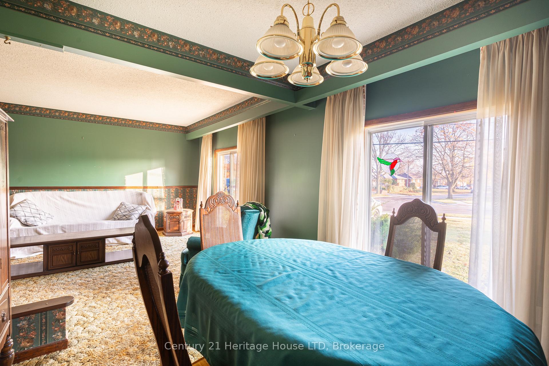 Photo 13 of 130 St Davids Rd, St. Catharines, Burleigh Hill — HOMEH