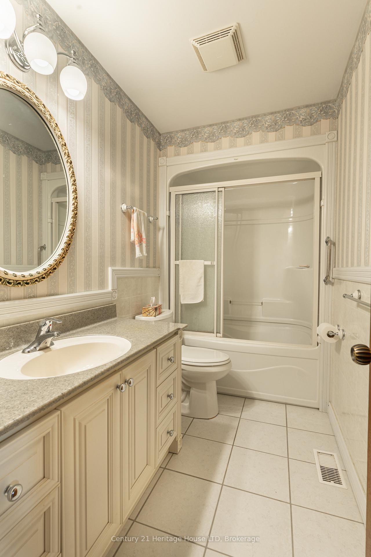 Photo 21 of 130 St Davids Rd, St. Catharines, Burleigh Hill — HOMEH