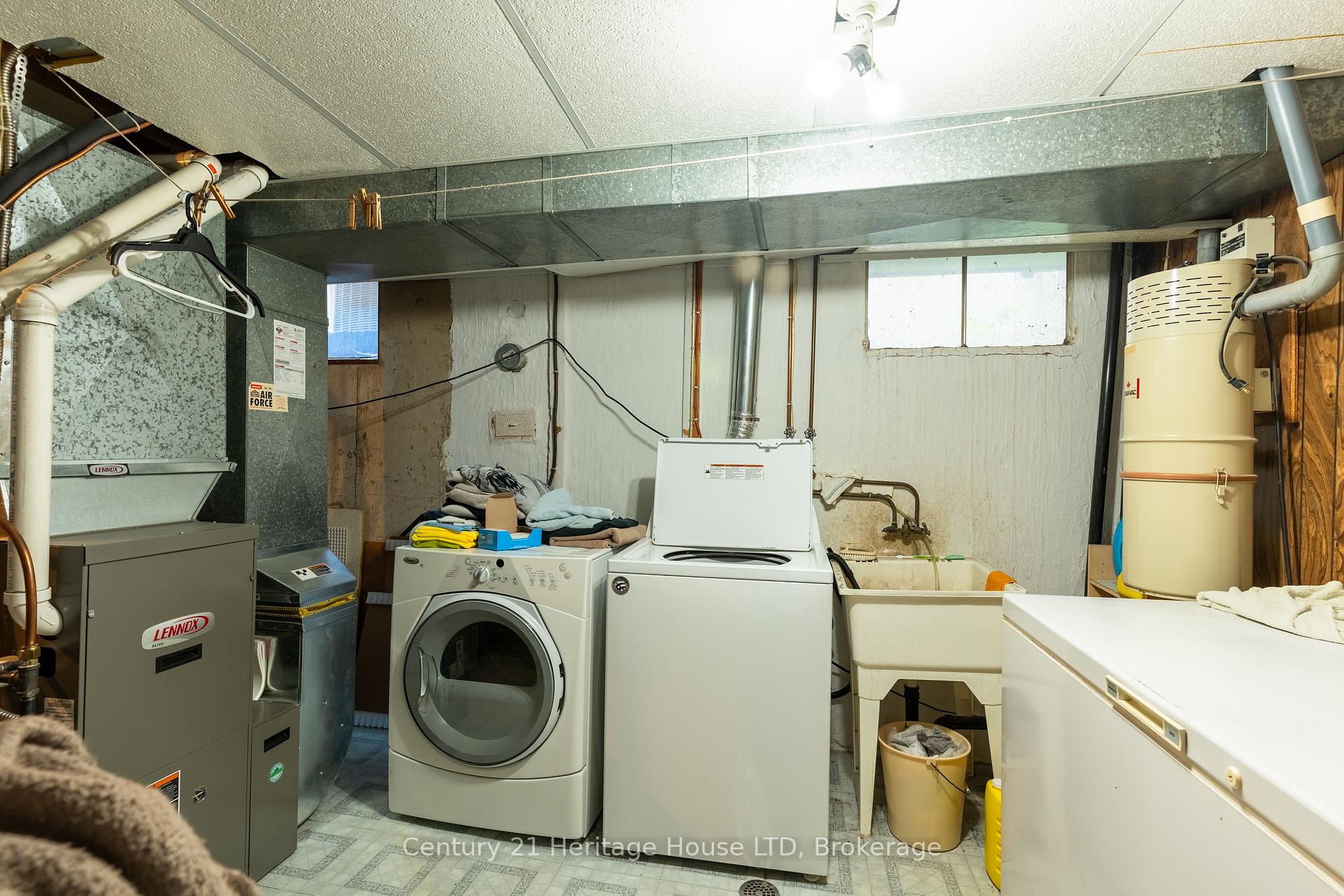 Photo 25 of 130 St Davids Rd, St. Catharines, Burleigh Hill — HOMEH