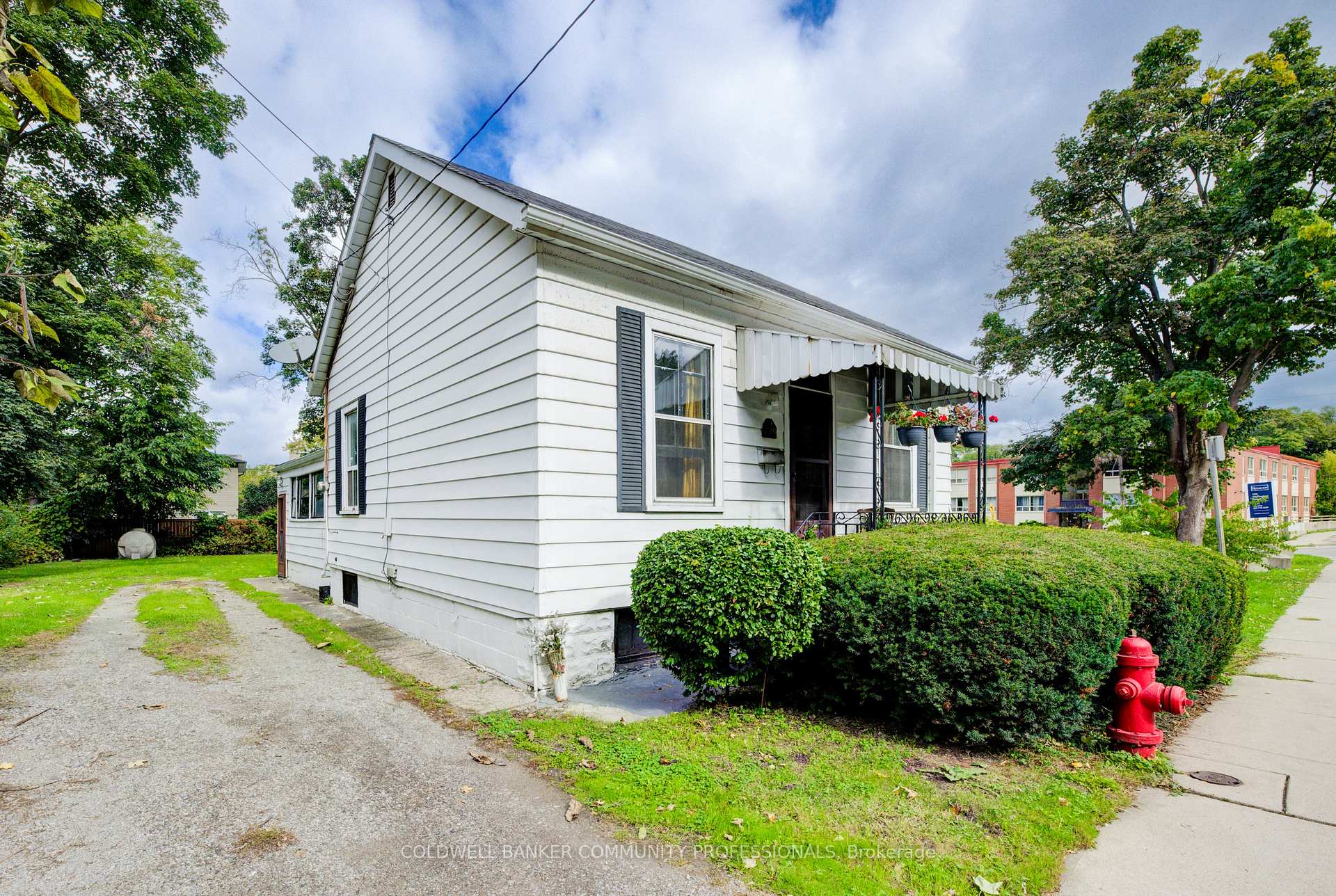 Photo 22 of 249 Charlton Avenue E, Hamilton, Corktown — HOMEH